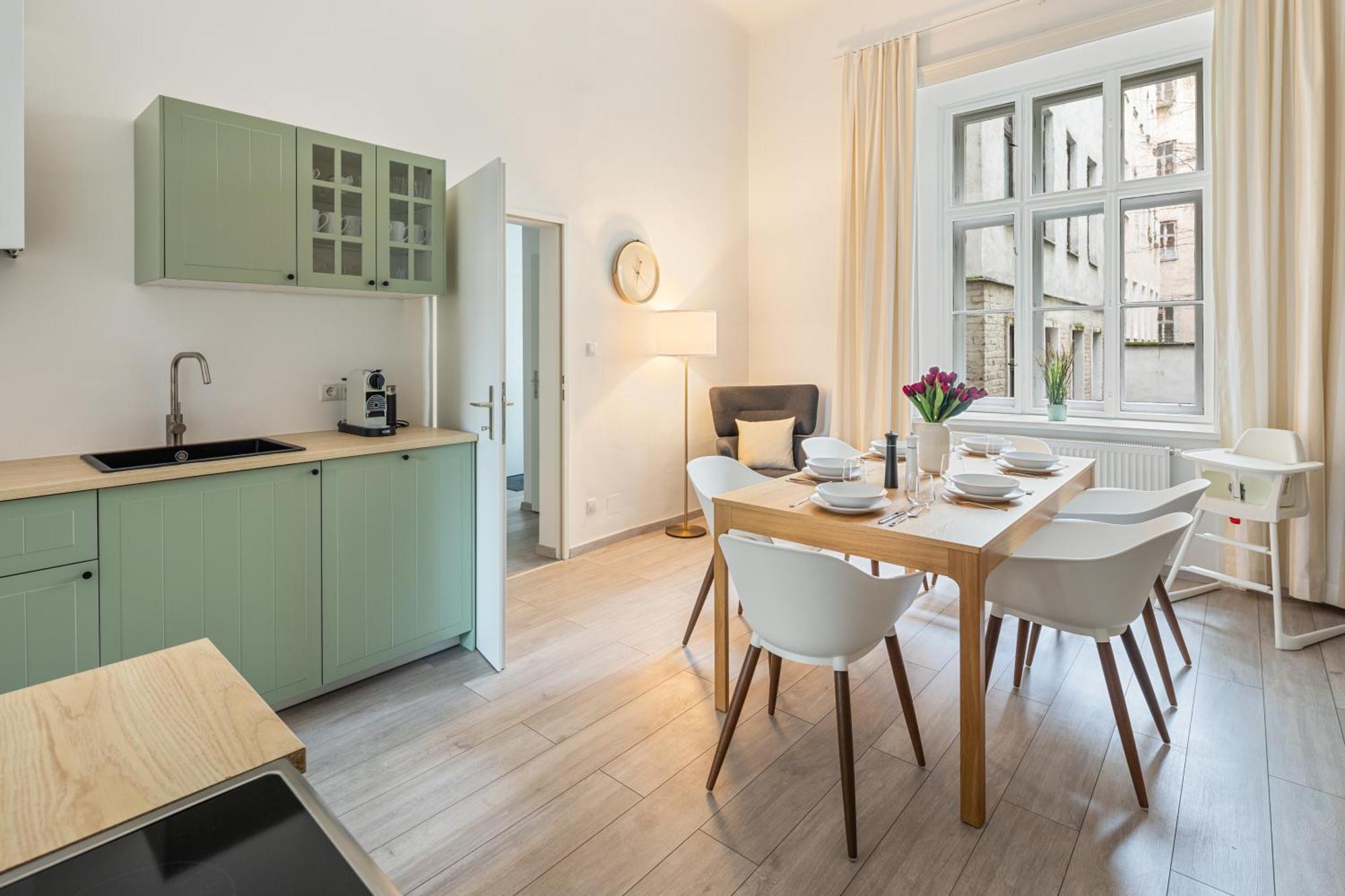 2 Bed I 82 M2 I Comfy I 160 Mbit Wifi Apartment